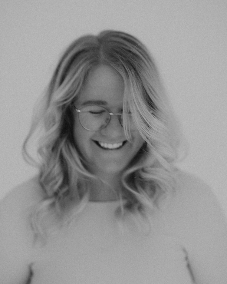 Christine_bw-187_cropped